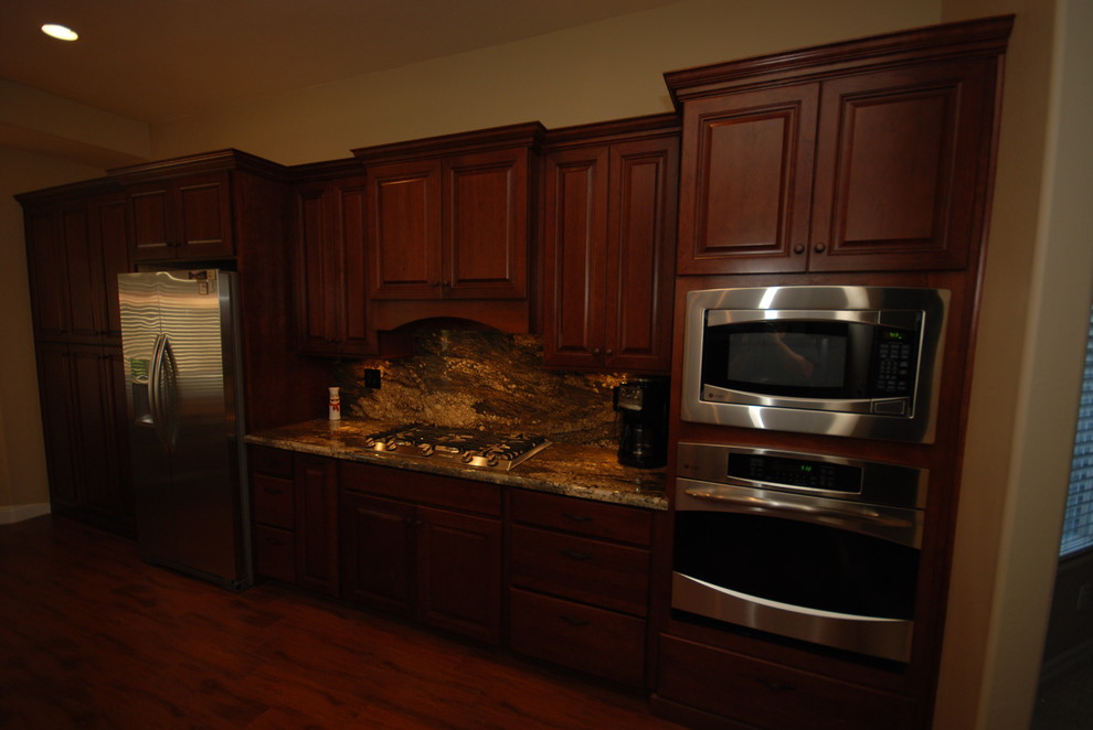 Nutmeg/Tiramisu Traditional Kitchen Other by Blue River