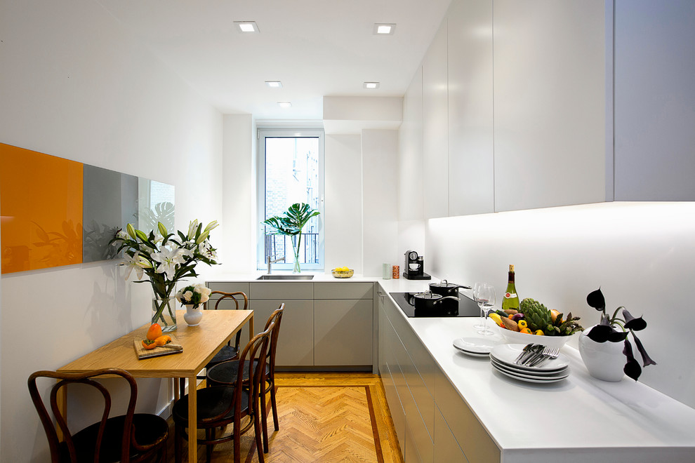 Inspiration for a modern kitchen remodel in New York