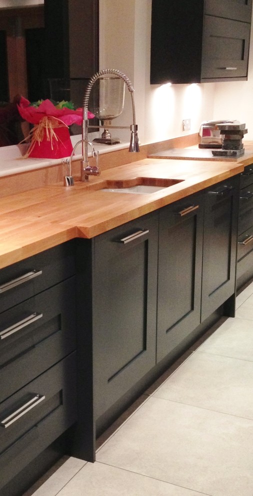 Oak painted Charcoal & Pebble kitchen with granite & solid oak worktops