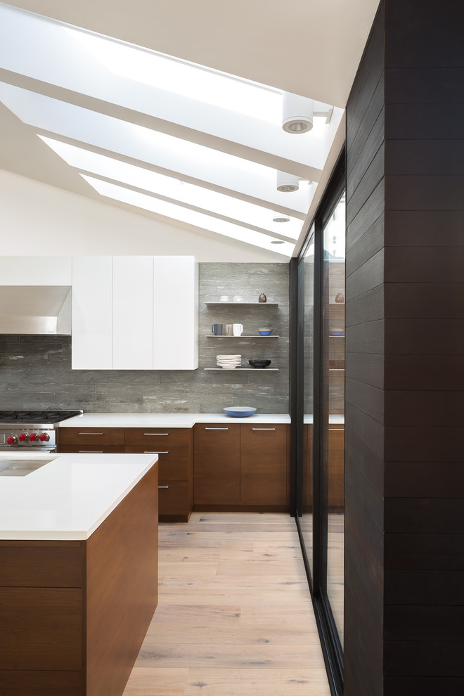 Example of a mid-sized minimalist kitchen design in San Francisco
