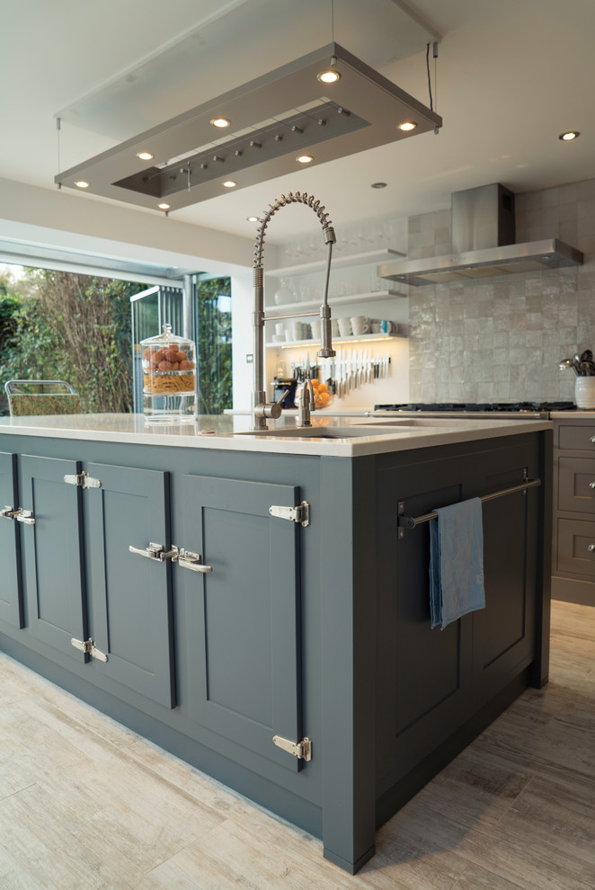 Inspiration for a classic kitchen in Buckinghamshire.