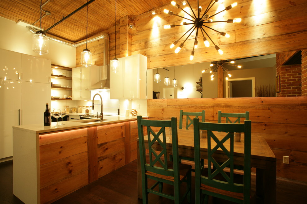 Inspiration for an industrial kitchen remodel in Montreal