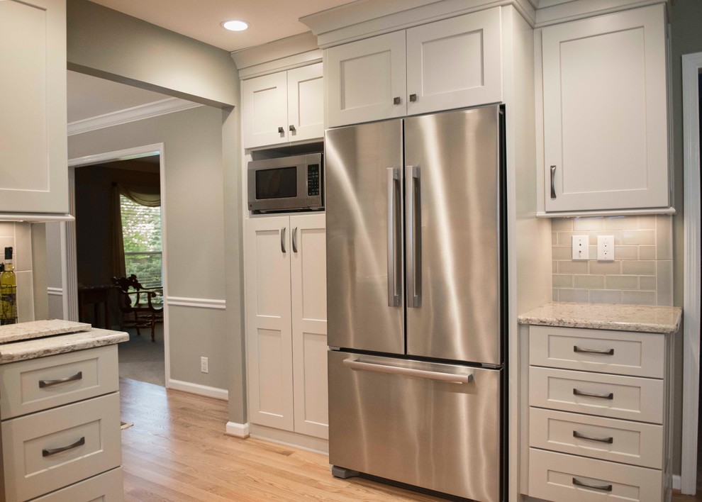 Old Dorsey Place Kitchen Kitchen Louisville by Bailey Remodeling