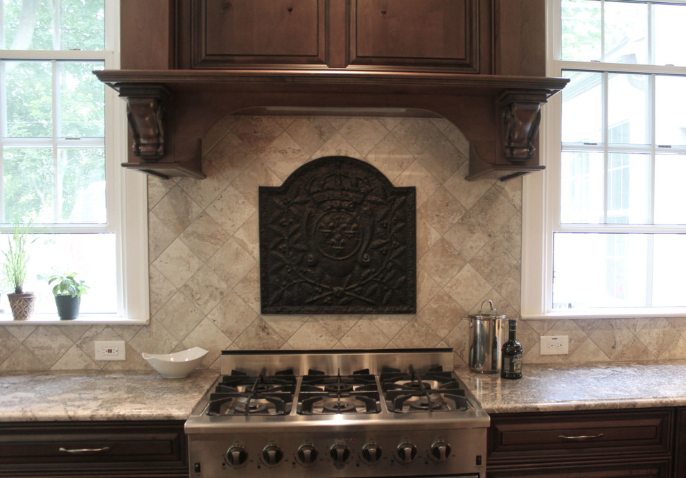 Old Fashioned - Traditional - Kitchen - Detroit - by Whiski Kitchen ...