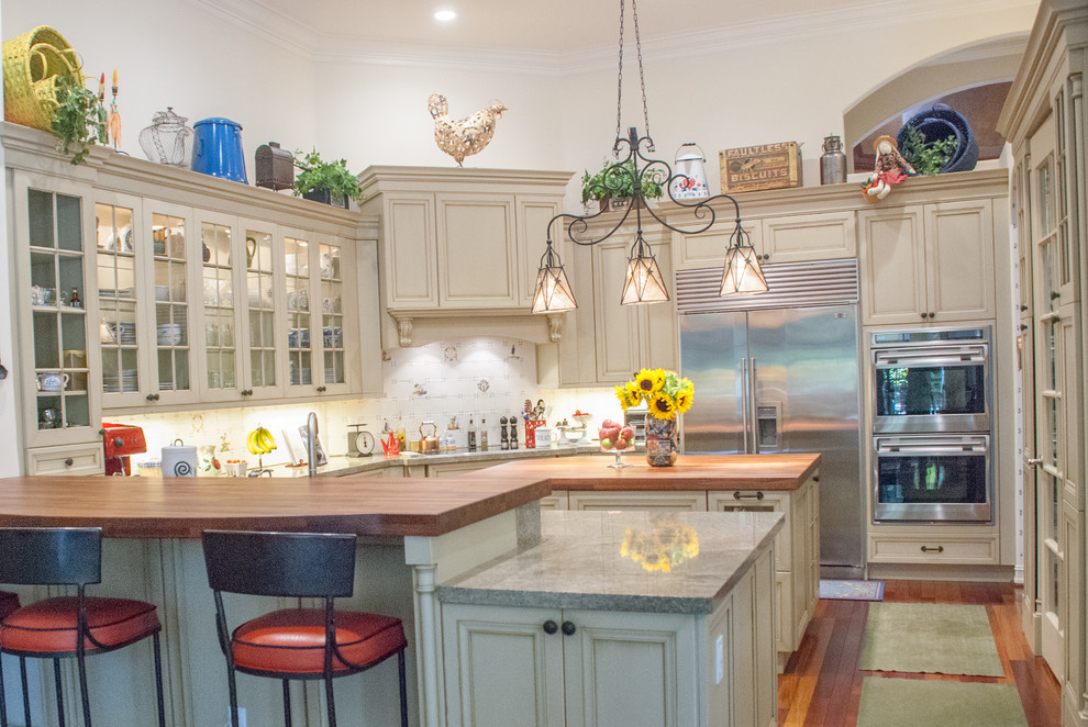 Old French Kitchen Traditional Kitchen Miami by Kitchen Designs