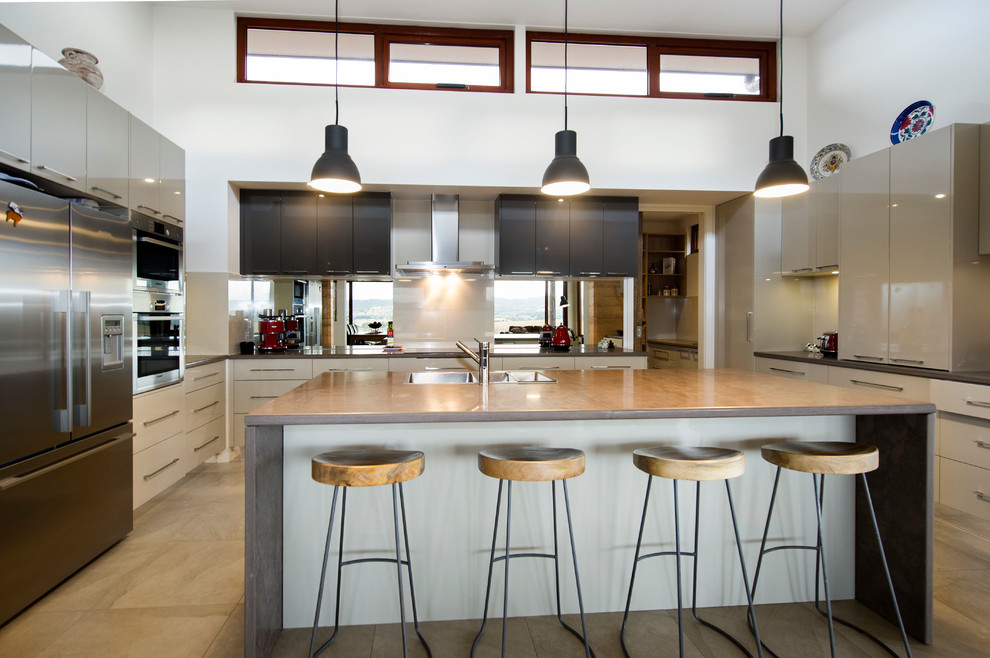 Kitchen - contemporary kitchen idea in Melbourne