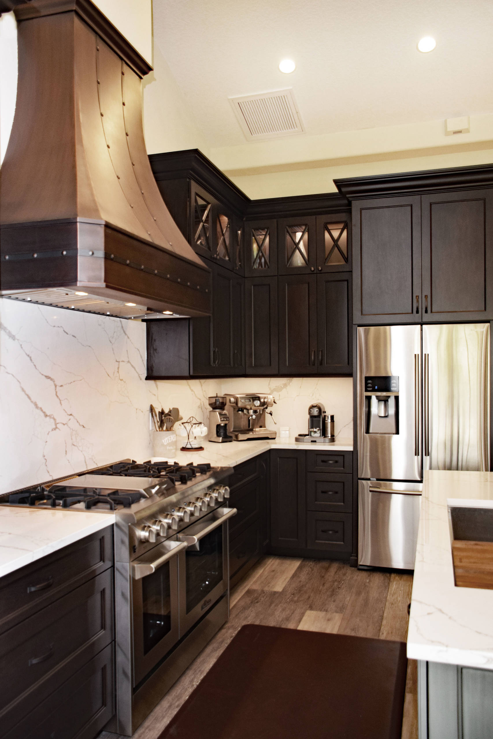 75 Beautiful Vinyl Floor Kitchen With Dark Wood Cabinets Pictures Ideas July 2021 Houzz