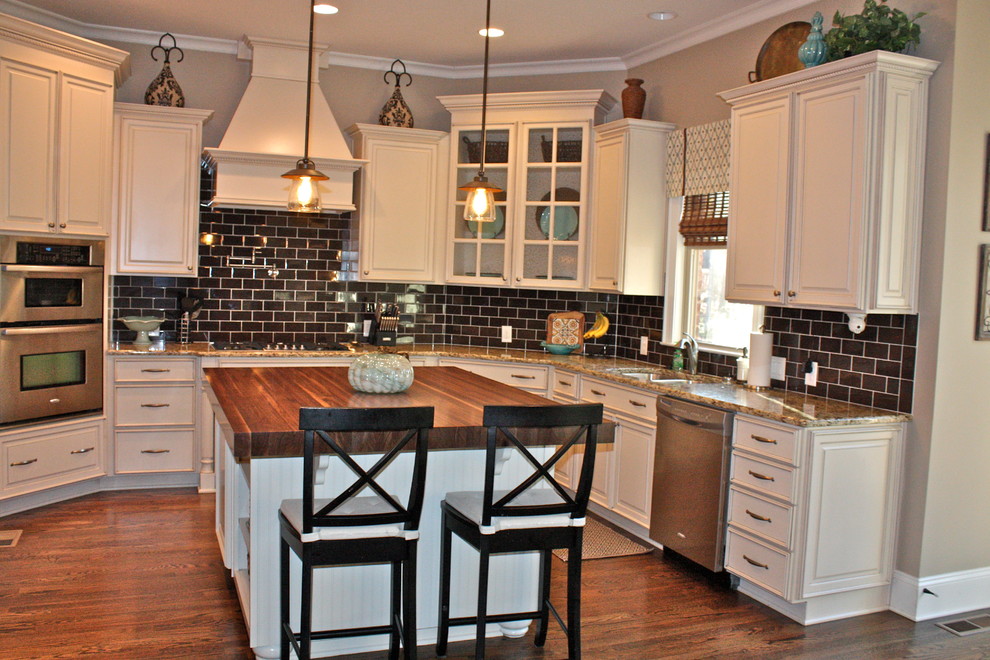 Inspiration for a transitional kitchen remodel in Charlotte