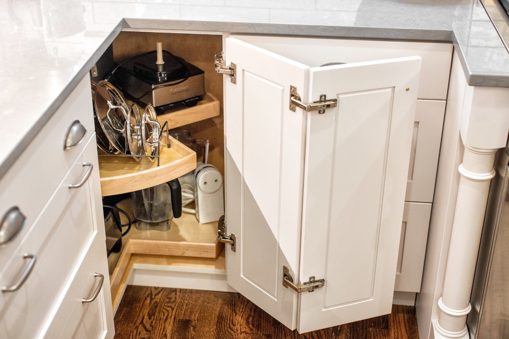 Photo of a classic kitchen in Kansas City.