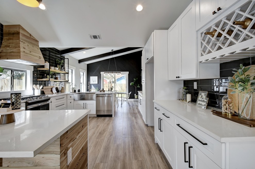 Medium sized contemporary kitchen in Austin.