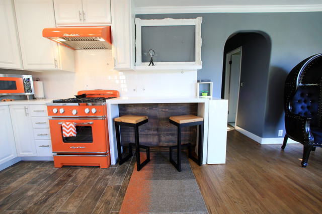 https://st.hzcdn.com/simgs/pictures/kitchens/orange-retro-kitchen-appliances-with-modern-touch-img~5b6186d205231d09_4-1202-1-bcbdb30.jpg