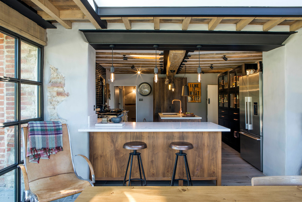 Inspiration for a rustic kitchen remodel in Oxfordshire