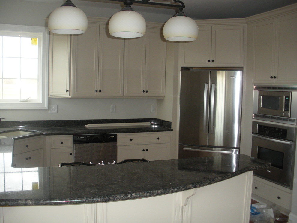 Inspiration for a timeless kitchen remodel in Baltimore