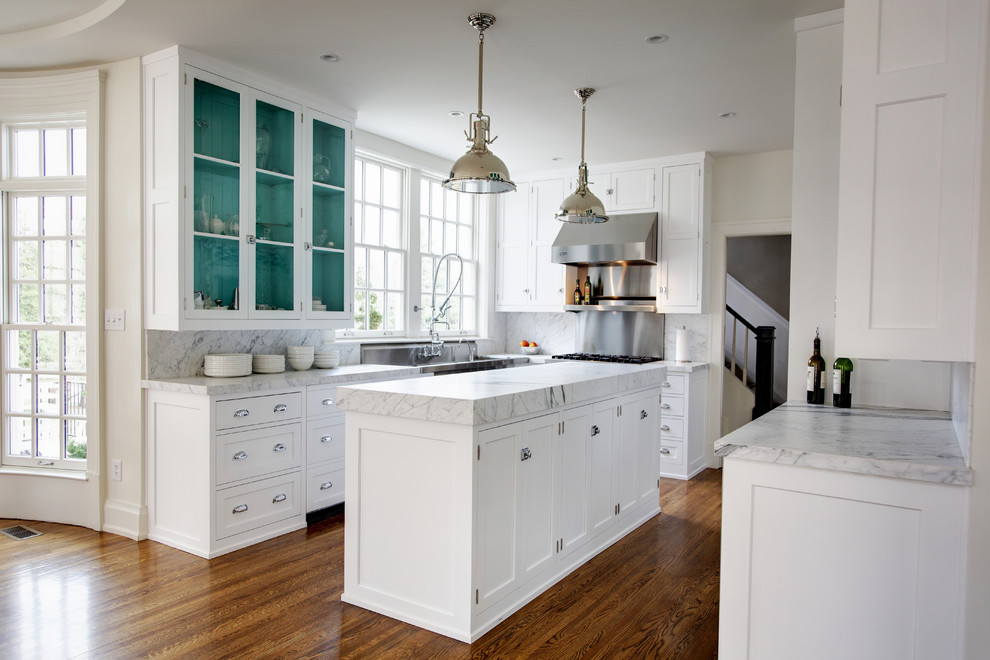Inspiration for a contemporary kitchen remodel in Louisville