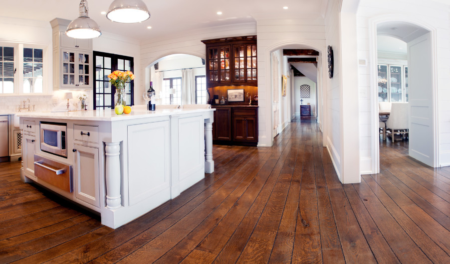 This is an example of a rural kitchen in Boston.