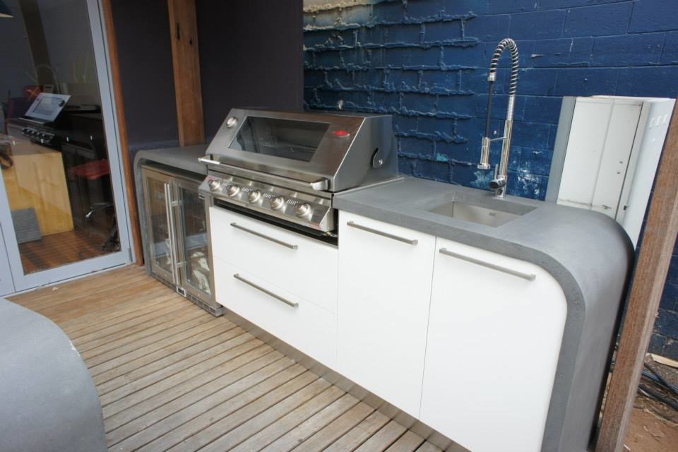 Outdoor Bar & Outdoor Kitchen with Polished Concrete Benchtops & Timber
