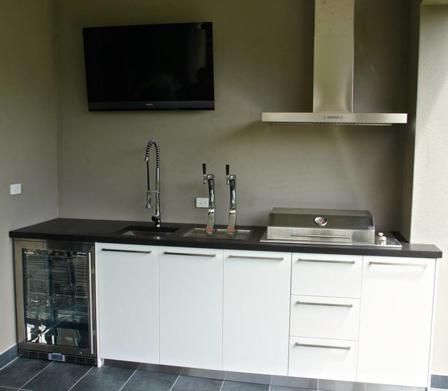 Outdoor Kitchen and Bar polished concrete benchtop, Heatlie BBQ & keg