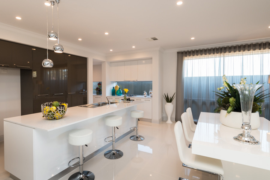 This is an example of a contemporary kitchen in Adelaide.