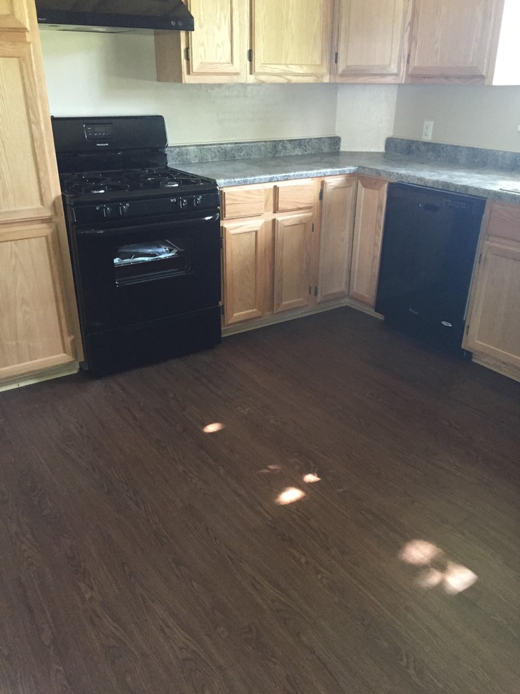 Package Deals! New Appliance and Flooring! Modern Kitchen