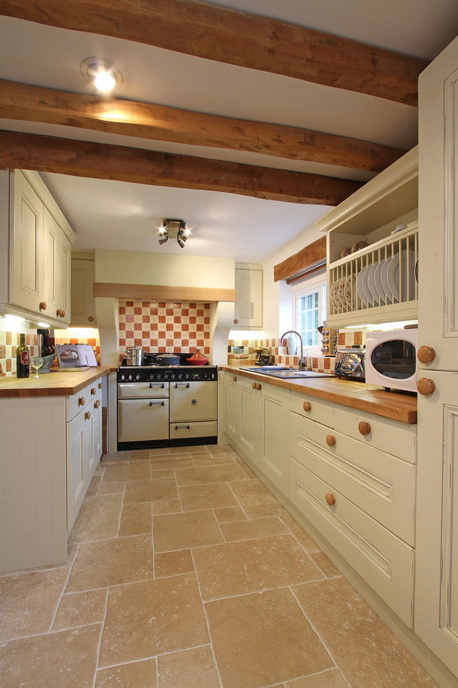 Inspiration for a rural kitchen in Hampshire.