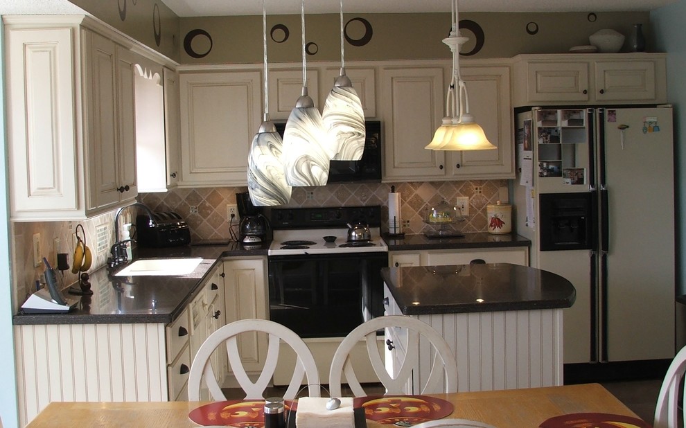 Painted White Kitchen Traditional Kitchen Cincinnati
