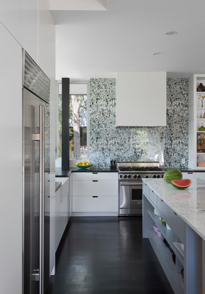 Inspiration for a contemporary kitchen in Austin.