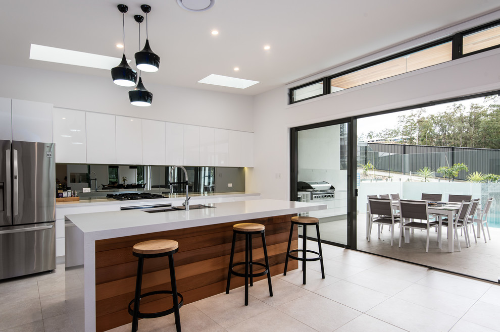 Trendy kitchen photo in Brisbane