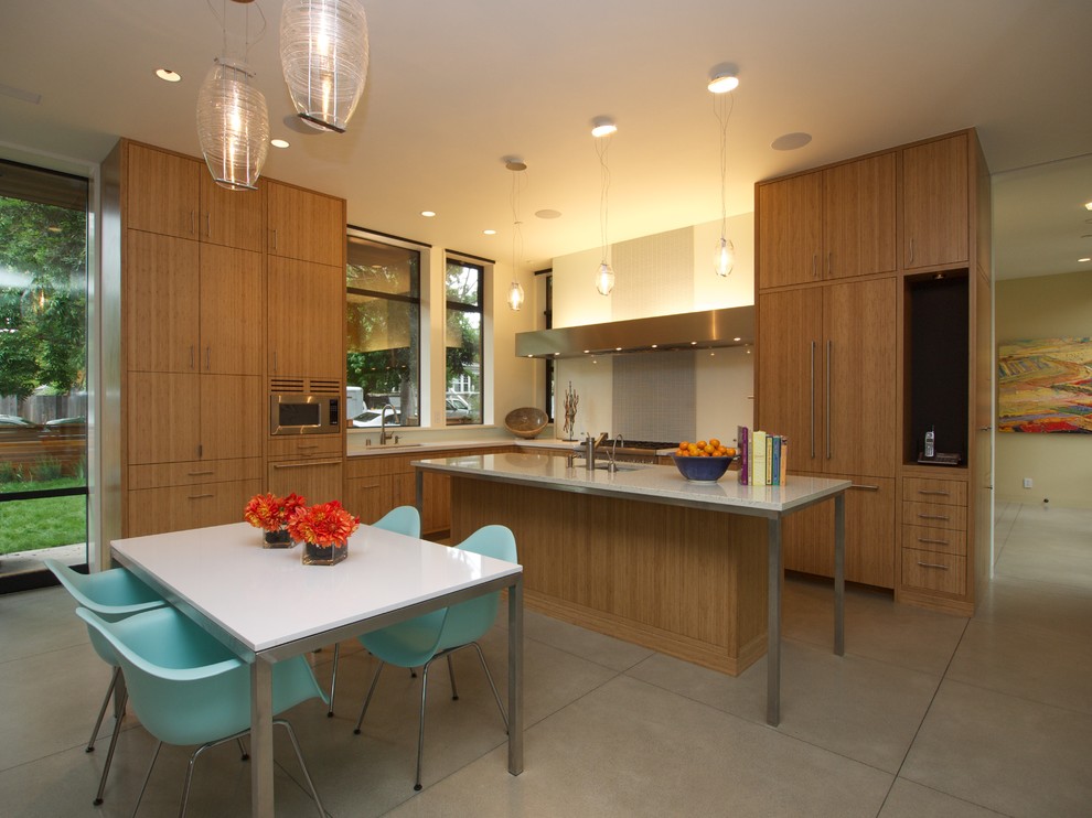 Inspiration for a contemporary kitchen remodel in San Francisco with stainless steel appliances