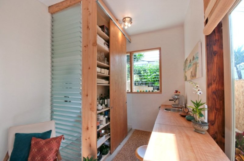 Palolo Pied a Terre Modern Kitchen Hawaii by Yvonne Ahearn