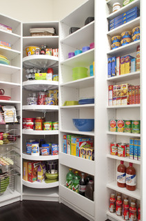 https://st.hzcdn.com/simgs/pictures/kitchens/pantry-with-corner-lazy-susan-the-closet-works-inc-img~d521b0d60fd78cf6_3-8766-1-c10ba41.jpg