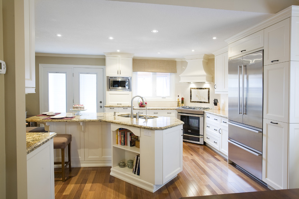 Inspiration for a traditional kitchen in Toronto with stainless steel appliances and granite worktops.
