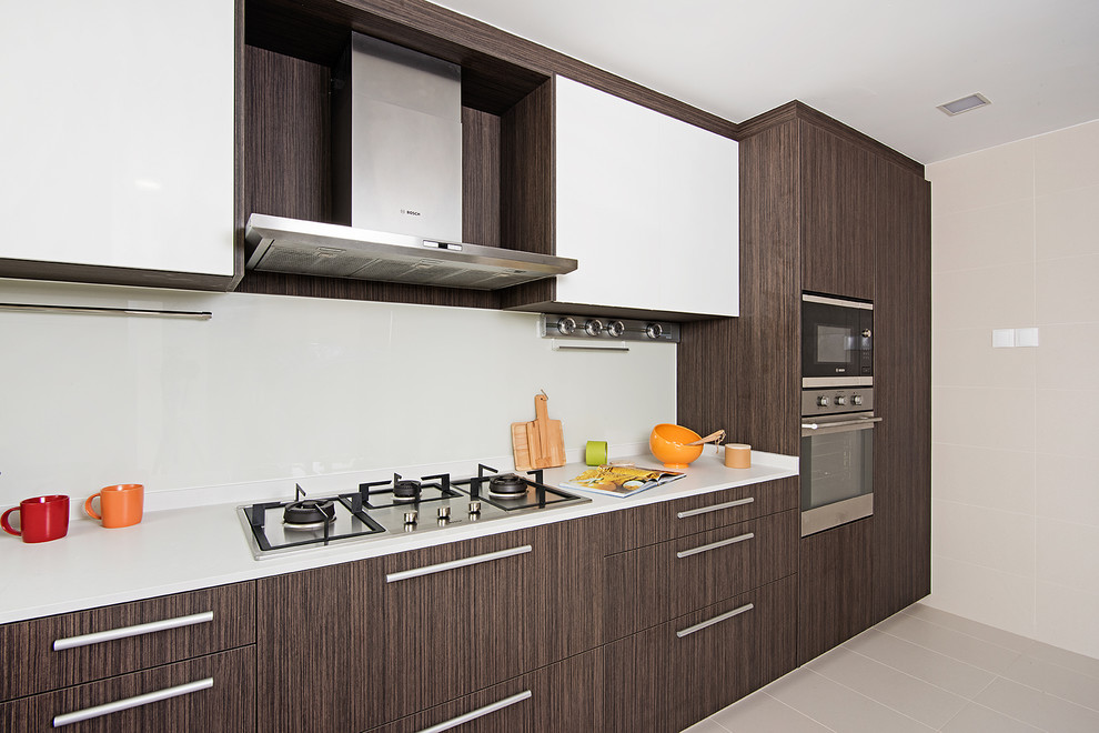 Kitchen - contemporary kitchen idea in Singapore