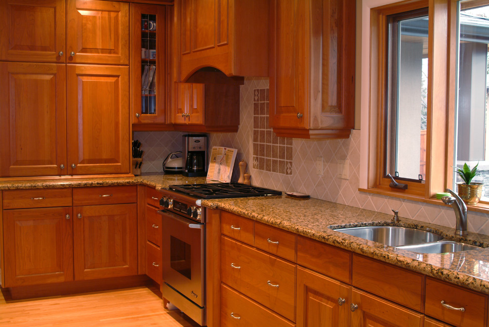 Parkland Calgary Traditional Kitchen Calgary by Litwiller Renovations & Custom Homes Houzz
