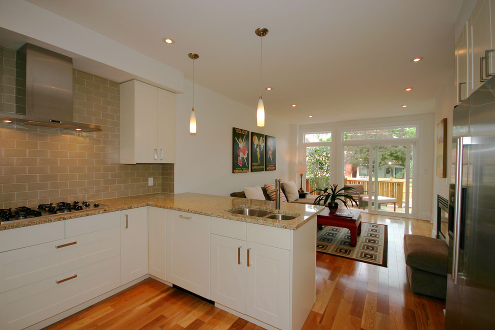 Contemporary kitchen in Toronto.