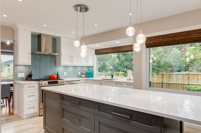 Before and After: Brass and Navy Pair Nicely in the Kitchen