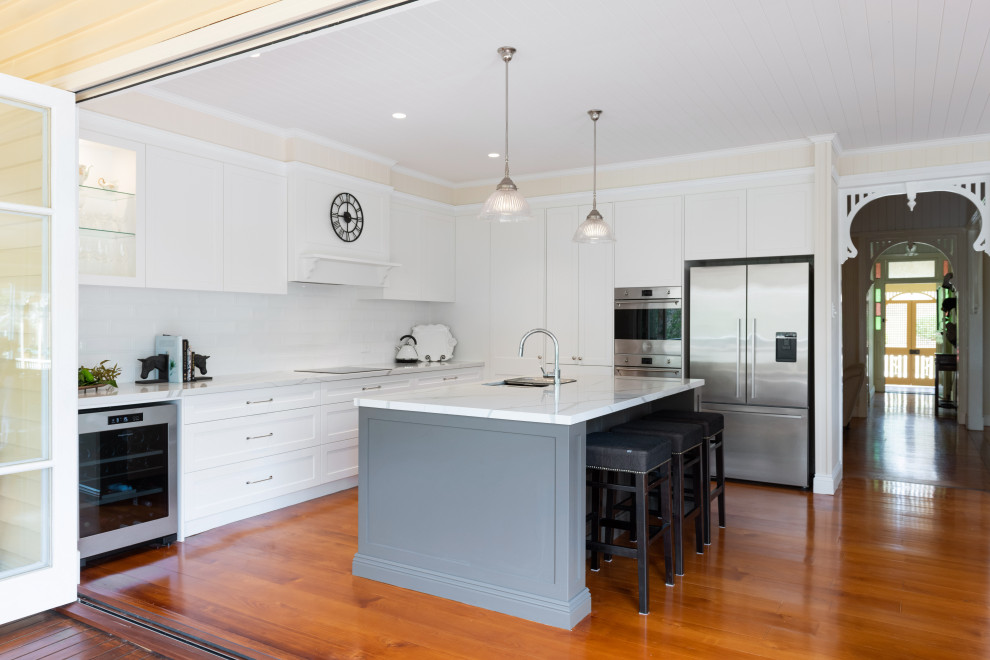 Inspiration for a transitional kitchen remodel in Brisbane