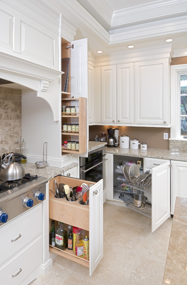 Kitchen - traditional kitchen idea in Other