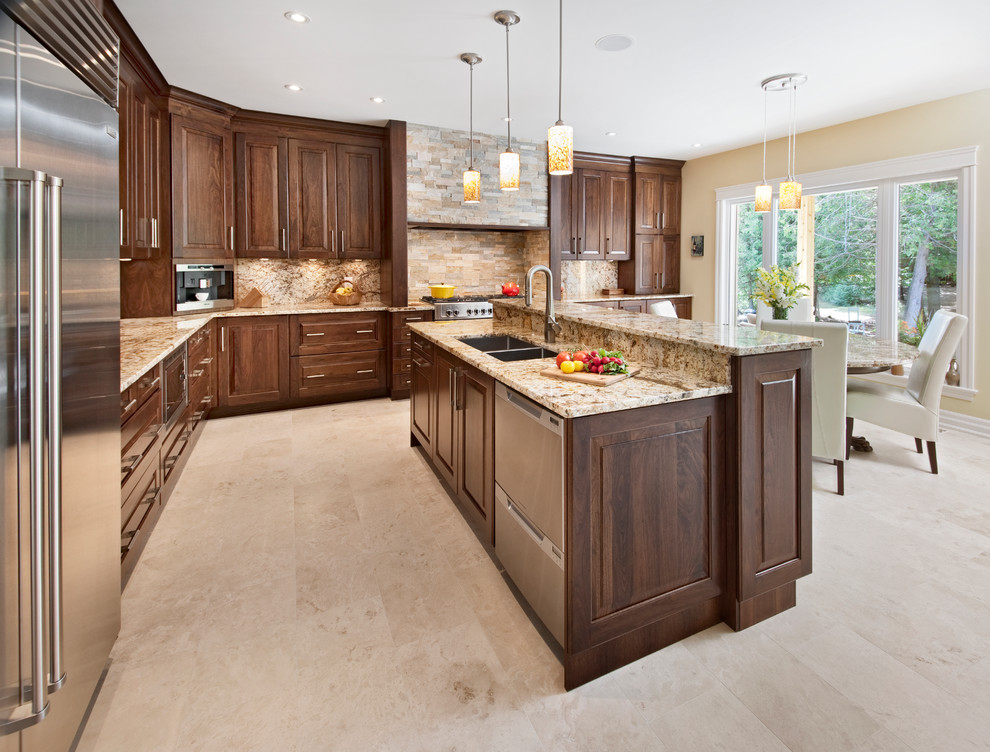 Example of a classic kitchen design in Ottawa