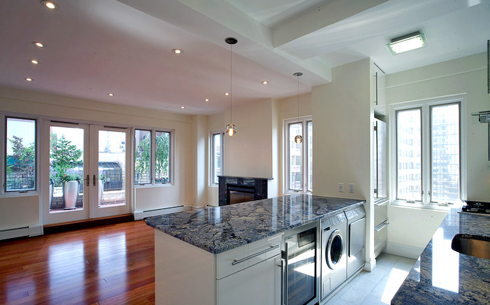 Penthouse renovation in NYC Modern Kitchen New York by Urban