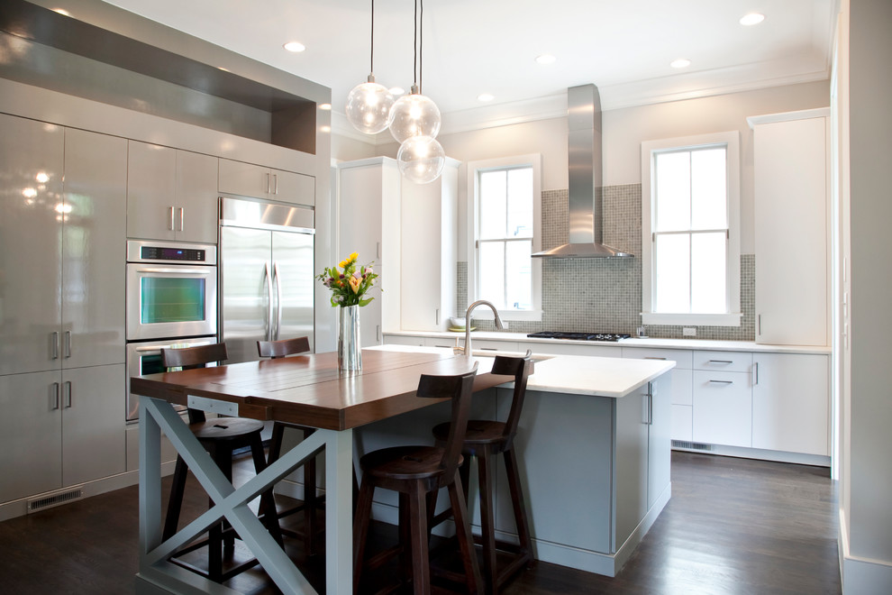 Inspiration for a contemporary kitchen remodel in Charleston