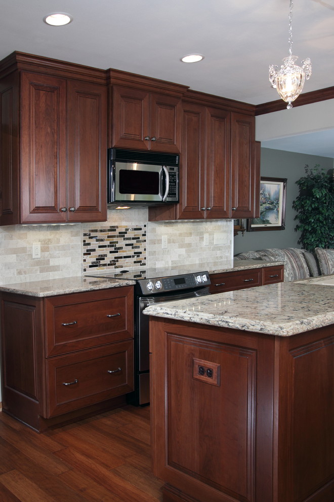 Pewaukee Lake Kitchen and Bath - Traditional - Kitchen ...