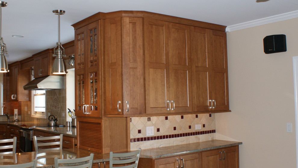 This is an example of a classic kitchen in Chicago.