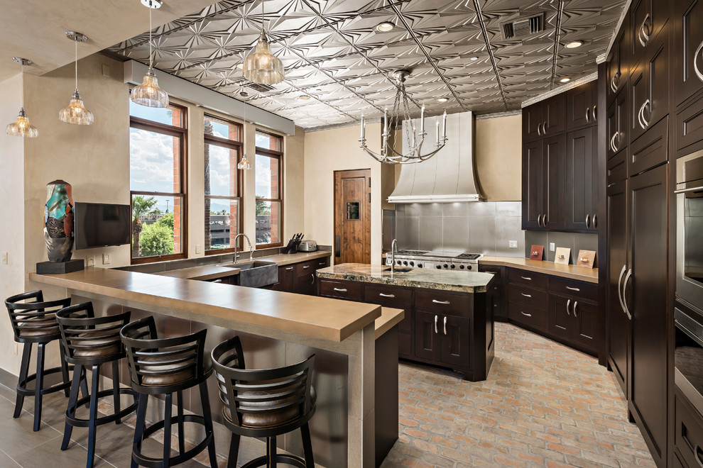 This is an example of a modern kitchen in Phoenix.