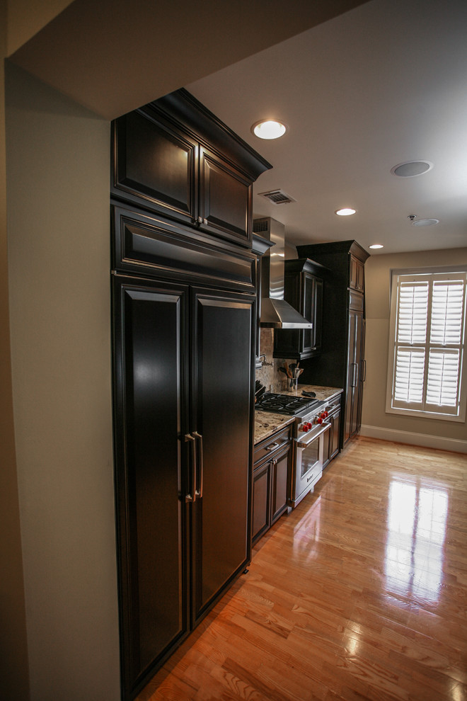 Piedmont park condo kitchen - Traditional - Kitchen ...