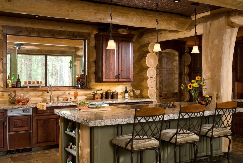 ボイシにあるラスティックスタイルのおしゃれなキッチン (アンダーカウンターシンク、レイズドパネル扉のキャビネット、濃色木目調キャビネット) の写真