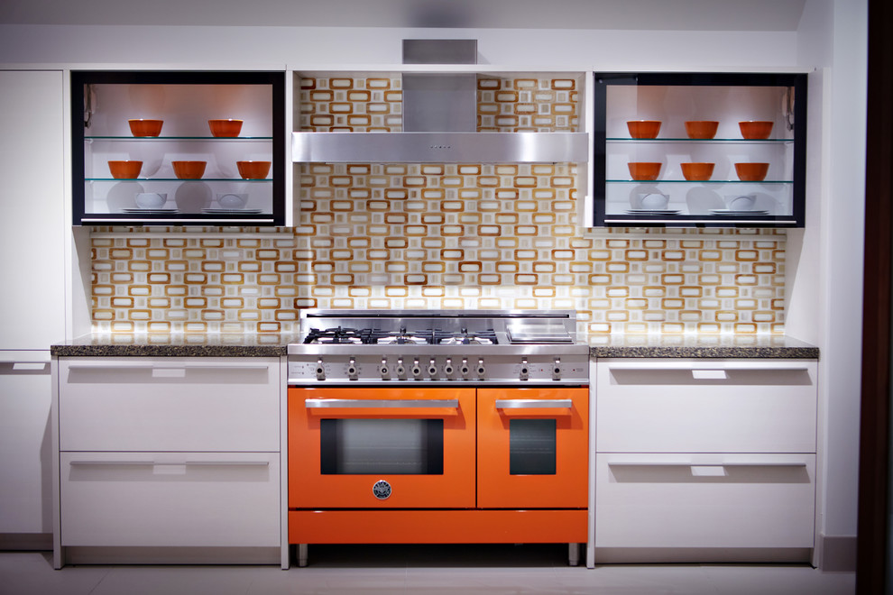 Photo of a modern kitchen in San Diego.
