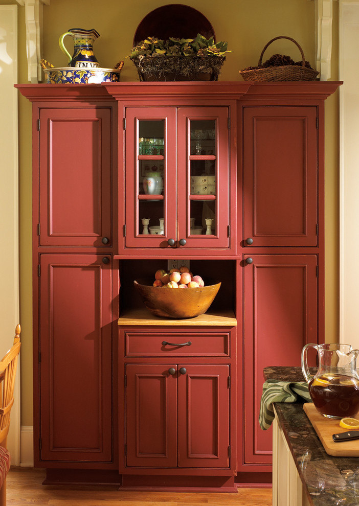 Plain and Fancy Farmhouse Kitchen New York by Prestige