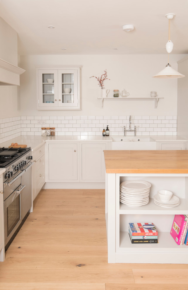 Plain and Simple Traditional Kitchen Cardiff by Chalkhouse