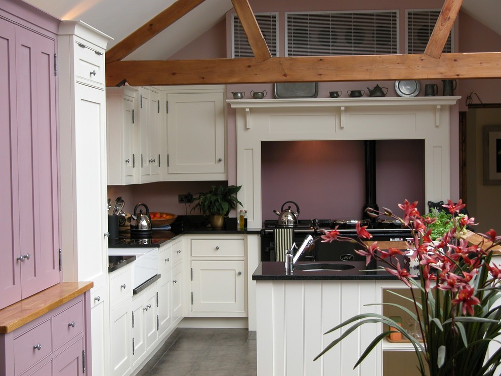 Inspiration for a kitchen in Hertfordshire.