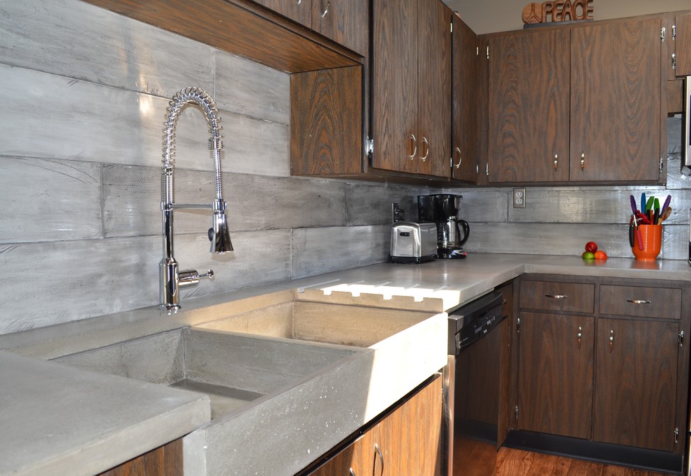 Trendy kitchen photo in Vancouver